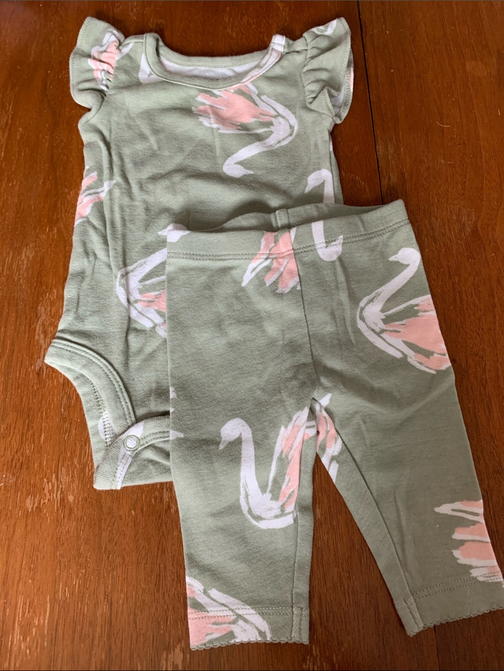 🍊5/$25 Carter's Sage Green and Pink Swan Baby Matching Set